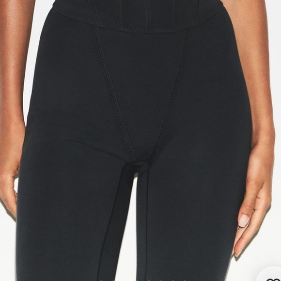 SKIMS cotton capri on  site for $118 NWT - Picture 2 of 6